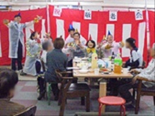 お花見や敬老会、餅つきに外食ツアーと、館内だけでなく屋外で行われるイベントも多数！楽しい日々をお過ごしください。