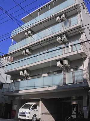 グループホームやデイサービス、シルバーマンションの運営を通じ、より良い高齢化社会に貢献してまいります。