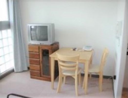 部屋は完全個室となっているので、プライバシーが守られ、自由に毎日をお過ごしいただけます。収納やバルコニーも設置されています。