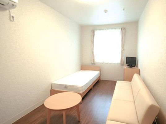 グローバルデザインで広さを演出した居室