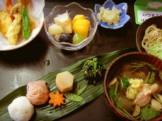 あしらいや飾りつけがある季節の行事食。施設内で出される特別な食事