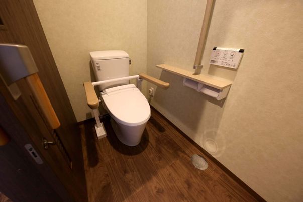 施設内のトイレ