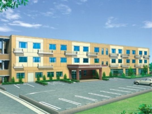 インターチェンジからすぐ近く。ご家族様も面会に訪れやすい立地に建つ「スマイルホーム豊栄」です。