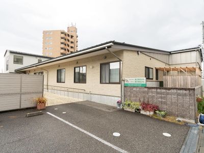 ベージュの外観