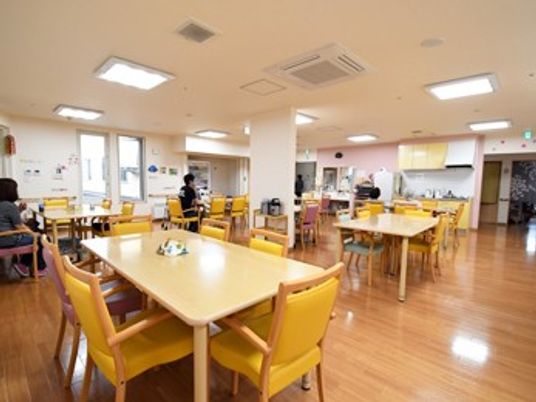 天井が高い食堂