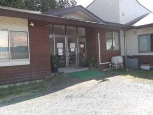 オールバリアフリーに整えられている施設のエントランス付近