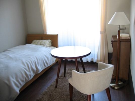 全室個室の「サービス付き高齢者向け住宅 井伊谷メディカルコートガーデン」のお部屋は、ご夫婦やご兄弟で入居いただける二人部屋もございます。
