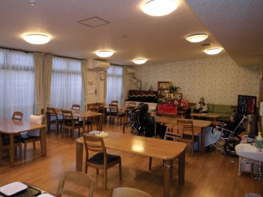 館内には様々なお部屋がございます。ご入居者の皆様にくつろいでいただけるよう、広々とした空間を確保しています。