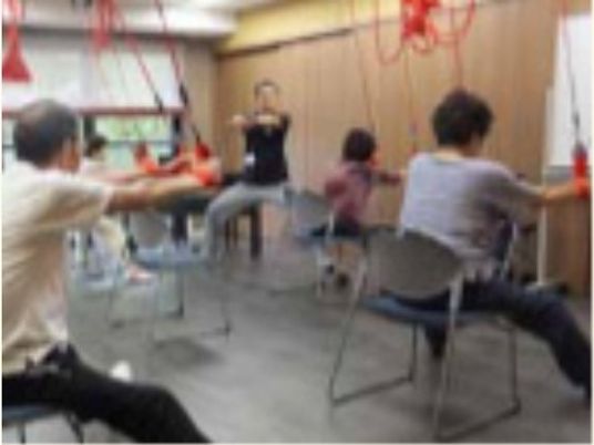 リハビリ室ではご高齢者様のお体にふさわしいリハビリプログラムを実践していただいています。理学療法士がつきますのでご安心ください。