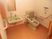 トイレと洗面所があり、どちらにも手すりが付いている。トイレの横には呼び出しボタンもある。