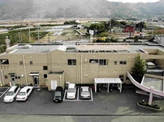 鉄骨造の広めの設備の様子。施設を上から写した全景写真