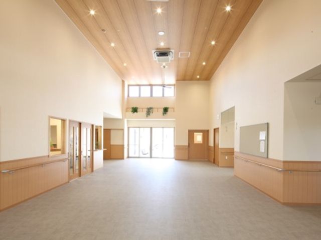 同年代のご入居者様とは共通の話題も多く、抱えている悩みも似ていらっしゃいます。共に笑い、悩みを共有するご友人にも恵まれるでしょう。