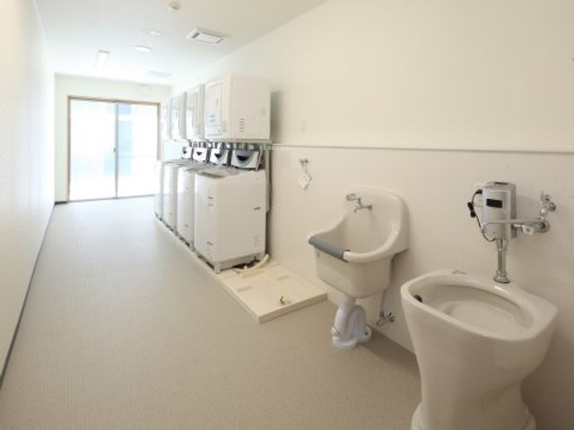 ご入居者様の心身の状態に合わせて訪問介護や訪問看護サービスのご利用が可能。いつまでもご自分らしい生活を送っていただけます。
