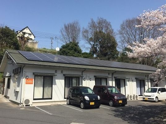 平屋建ての小さな建物がある様子。グループホームとんがりぼうしの外観