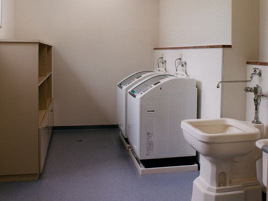 質の高い介護維持のために、介護人員の確保や教育・研修環境の維持に努めています。コミュニケーションを欠かさない介護が理想の形です。