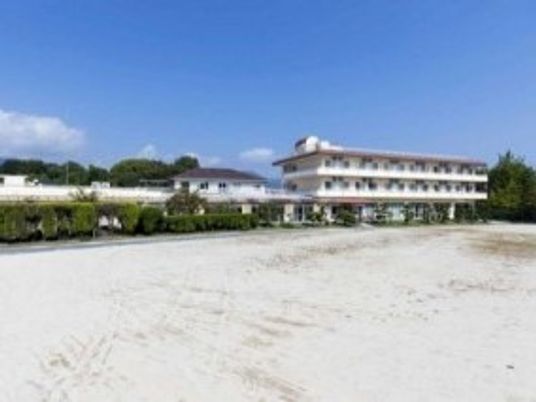広大な敷地にはケアハウスや修道院が並んで立てらている。自然に囲まれた立地。