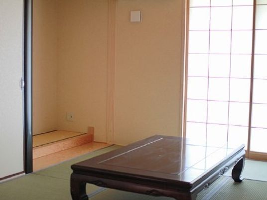 地域活動の参加や施設内のレクリエーションが新しい刺激となり、認知症症状抑制にもつながります。