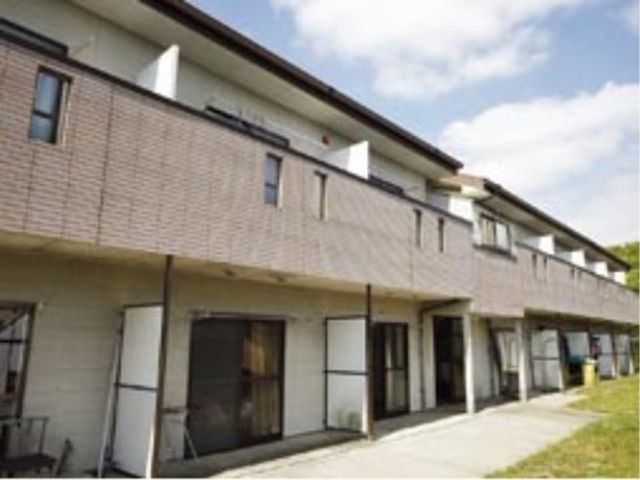 居室はすべて個室をご用意。いつでも心地よくお暮しいただけるように、常に清潔に保ち、飾りつけや緑の配置にもこだわっています。