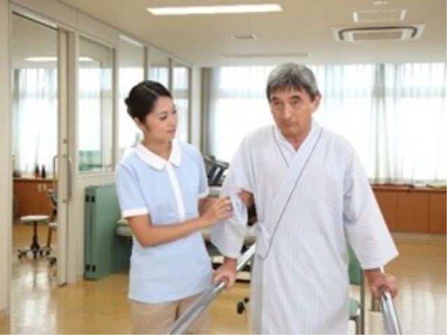 専任のリハビリ専門スタッフによる機能訓練や、入浴・食事・排泄などの介護サポート、看護ケア、服薬管理など各分野の専門スタッフがしっかりとご提供。