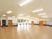 広めのホールの様子。施設内の共有スペースの全景を写した写真