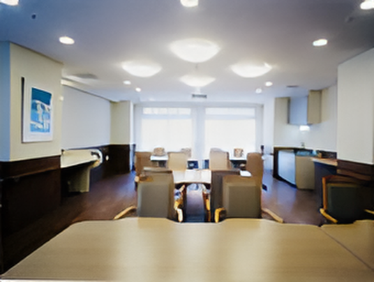 明るい空間の食堂