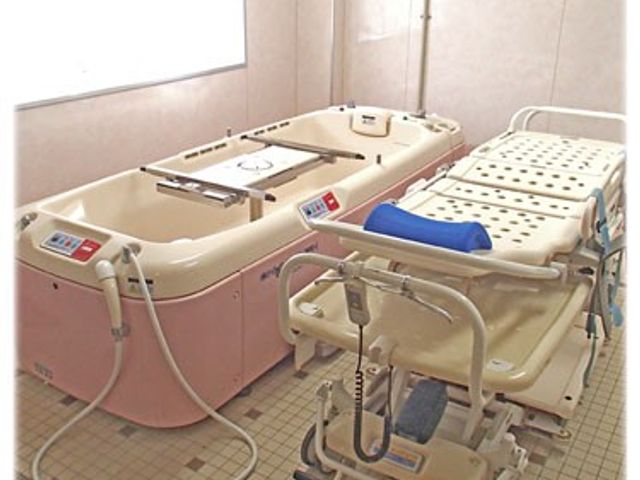 機能的な設備が整う浴室 浴室 快適に利用できる機能的な浴室です。広々とした空間で、さまざまなニーズに対応できます。