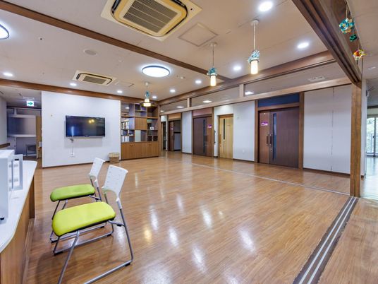 広い共有空間の廊下  