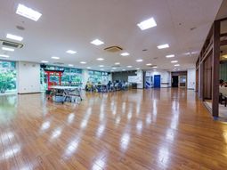 広い明るい食堂  