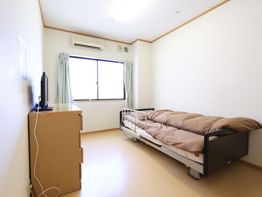 整った居室の一角