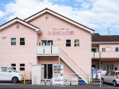 ピンクの建物の外観