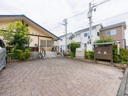エントランス前広場