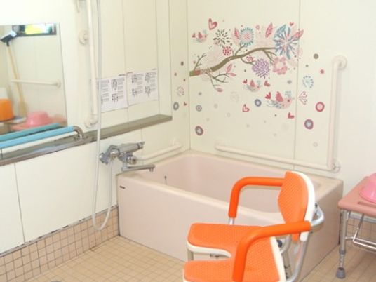 配慮された浴室設備