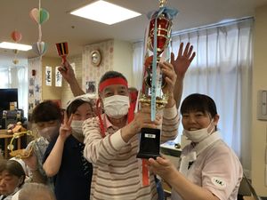 スタッフと笑顔のイベント