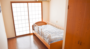日差し差し込む居室
