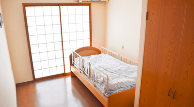 日差し差し込む居室