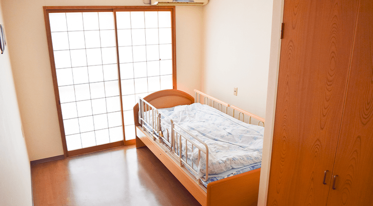 日差し差し込む居室