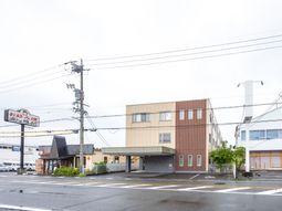 利用者が集う施設の外観