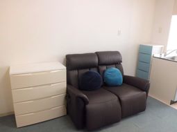 シンプルな居室の一角