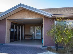 エントランスの親しみやすい外観