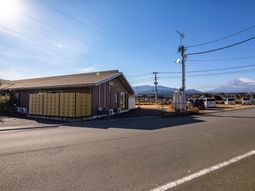 富士山が見える建物外観