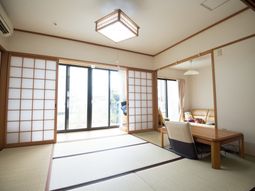 和室の明るい空間