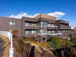 モダンな建物の外観