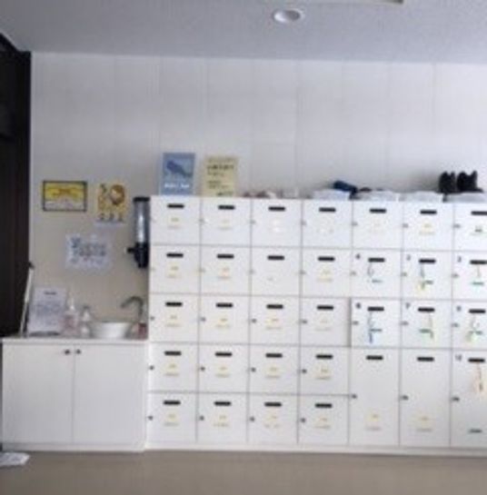 靴箱と洗面台の室内