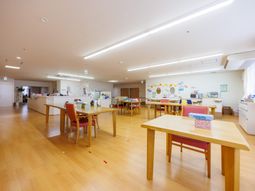 広々としたラウンジ