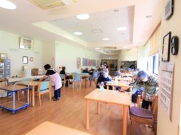 明るいダイニングルーム