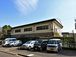 静かな環境の施設外観