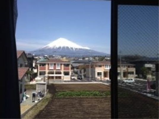富士山が見える窓景色