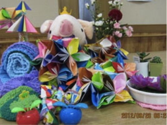 カラフルな手工芸活動