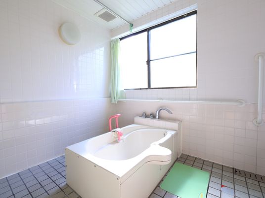 安全な介護用浴室