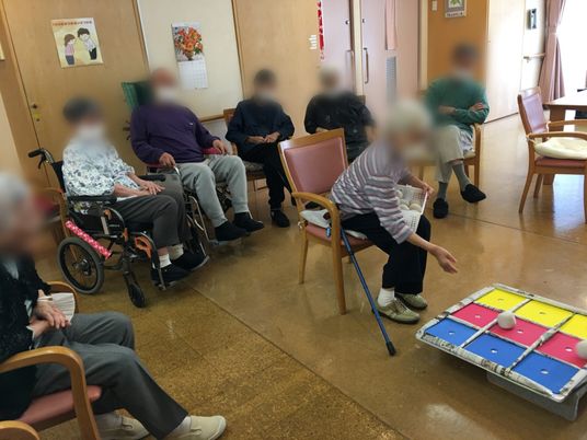 活動が行われる室内